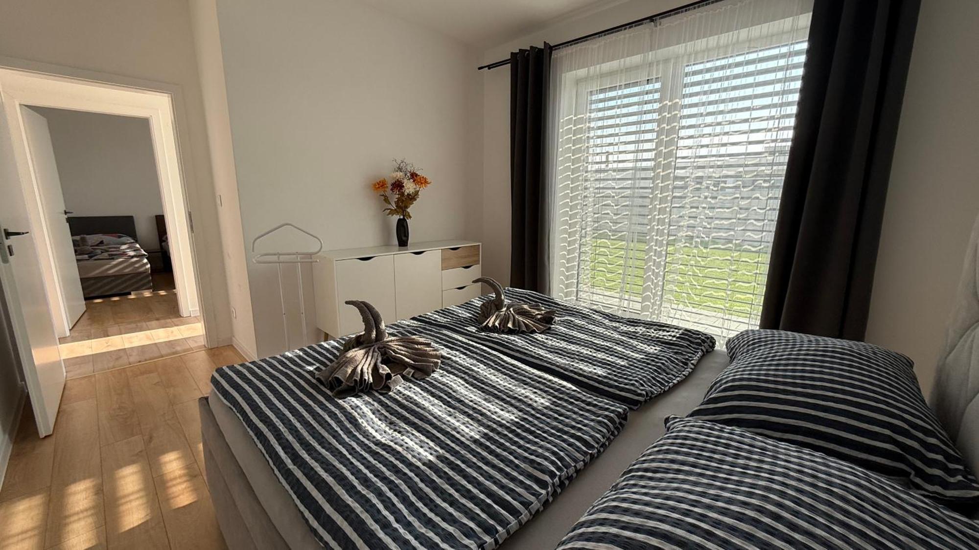 Klimatizovany Apartmanovy Dom, S Virivkou, 1B Senec Esterno foto
